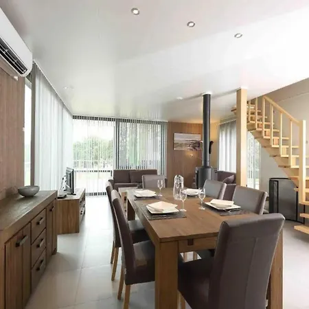 Sauna By The וילה *